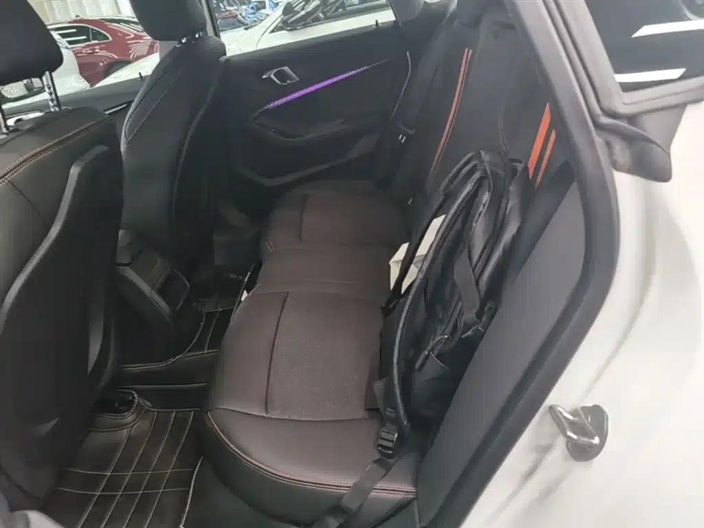 2021 BMW 2 Series Imported Model 225i Four-Door Coupe M Sport Package — миниатюра 17