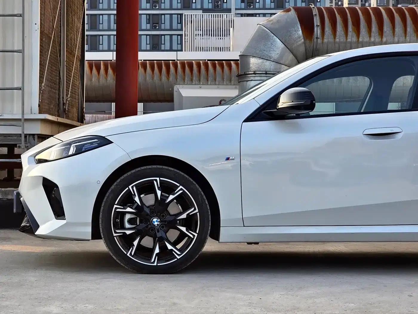 2025 BMW 2 Series 225L M Sport Shadow Edition — миниатюра 4