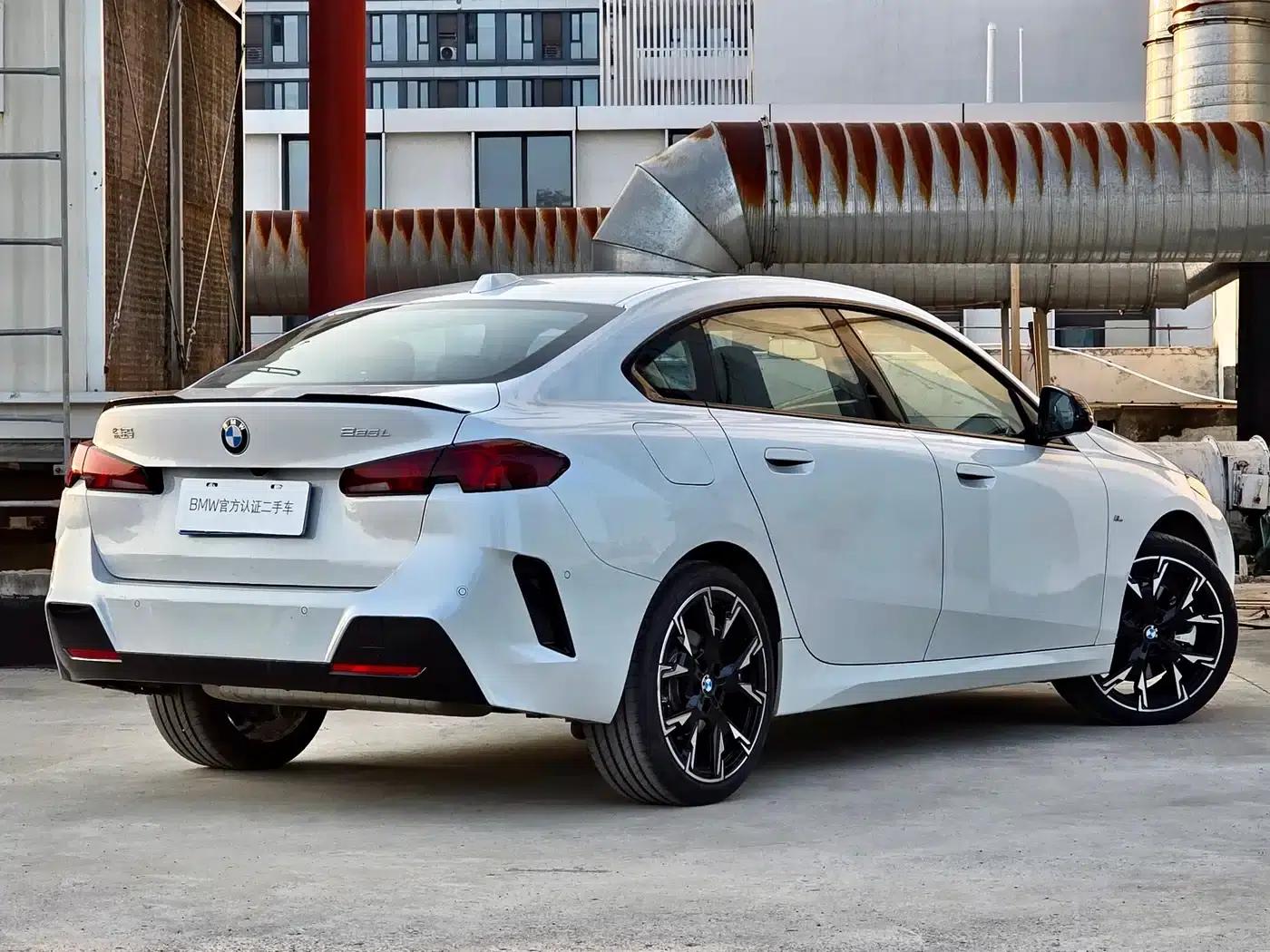 2025 BMW 2 Series 225L M Sport Shadow Edition — миниатюра 5