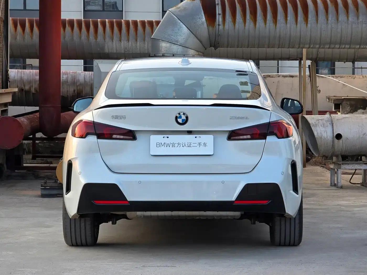 2025 BMW 2 Series 225L M Sport Shadow Edition — миниатюра 6