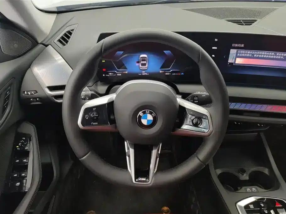 2025 BMW 2 Series 225L M Sport Shadow Edition — миниатюра 15