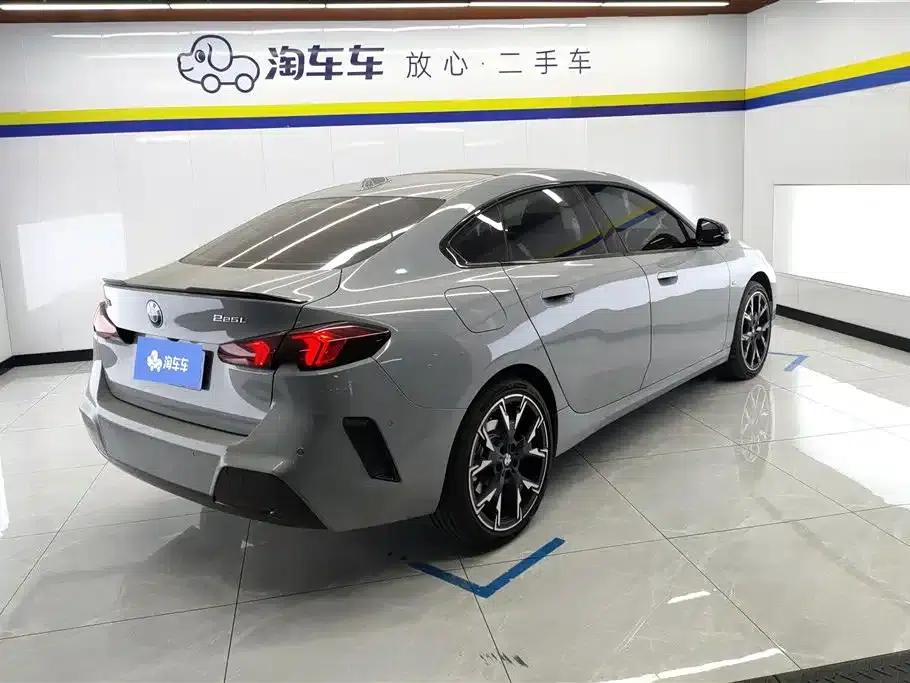 2025 BMW 2 Series 225L M Sport Shadow Edition — миниатюра 3