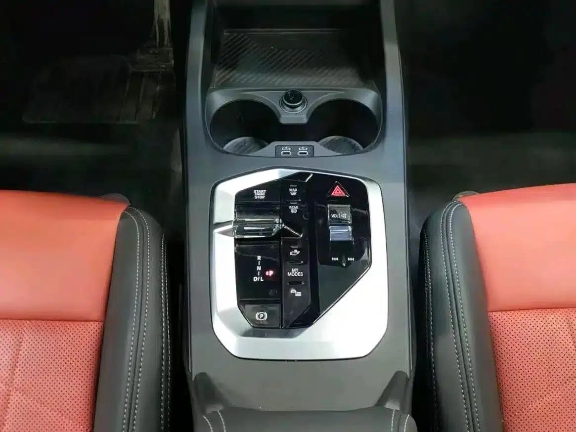 2025 BMW 2 Series 225L M Sport Shadow Edition — миниатюра 10