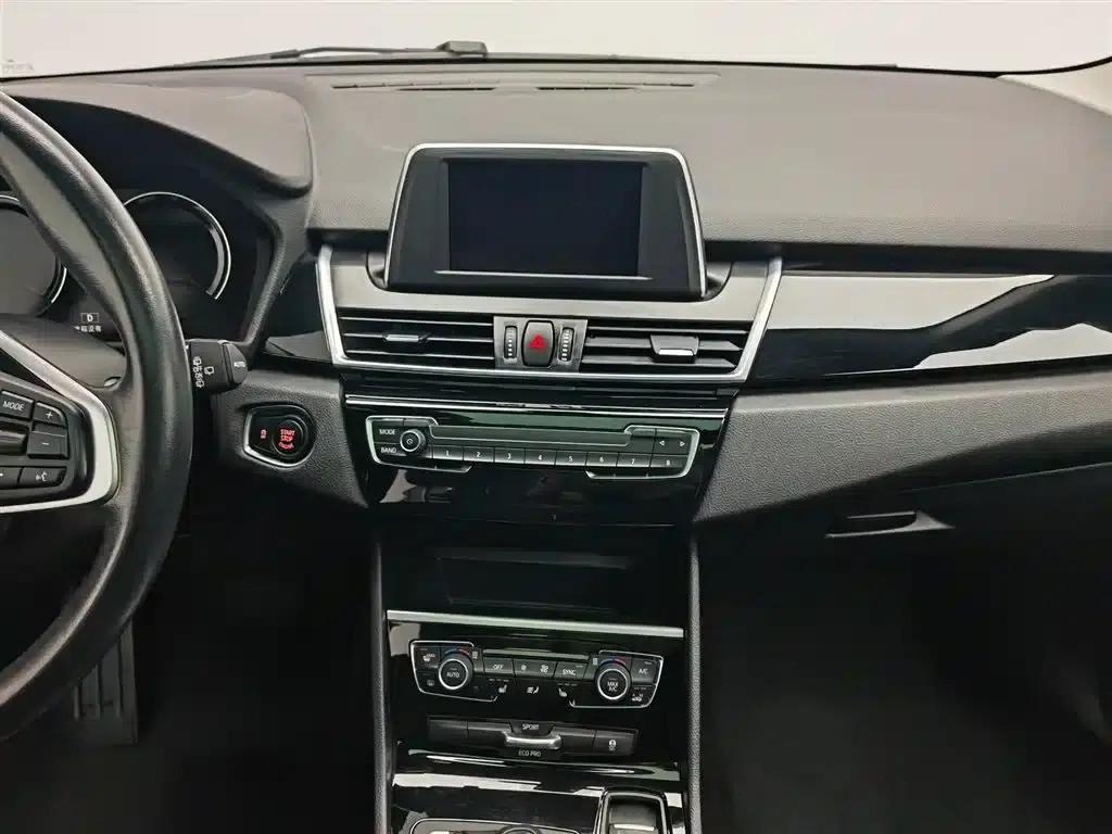 2018 BMW 2 Series Gran Tourer 218i Leading Edition — миниатюра 12