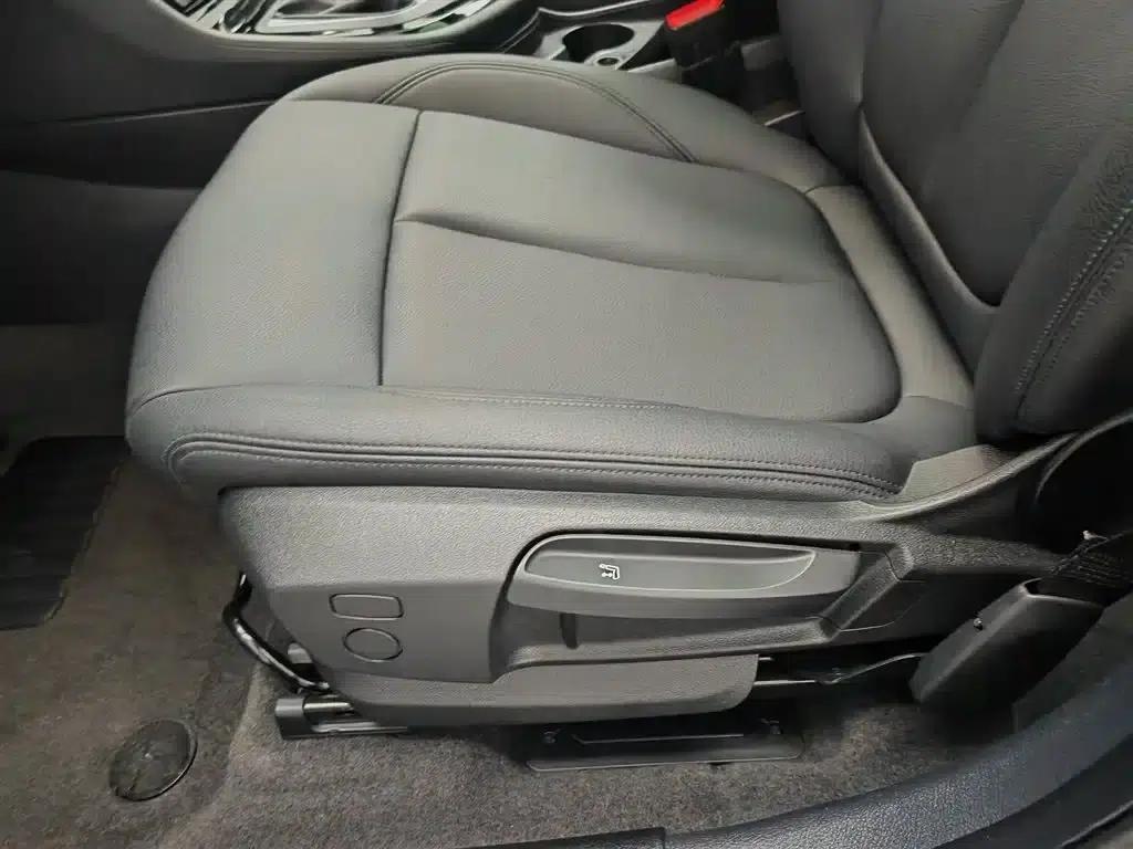 2018 BMW 2 Series Gran Tourer 218i Leading Edition — миниатюра 20