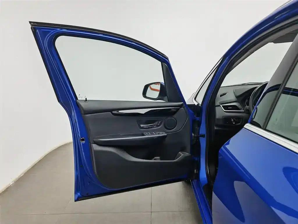 2018 BMW 2 Series Gran Tourer 218i Leading Edition — миниатюра 8