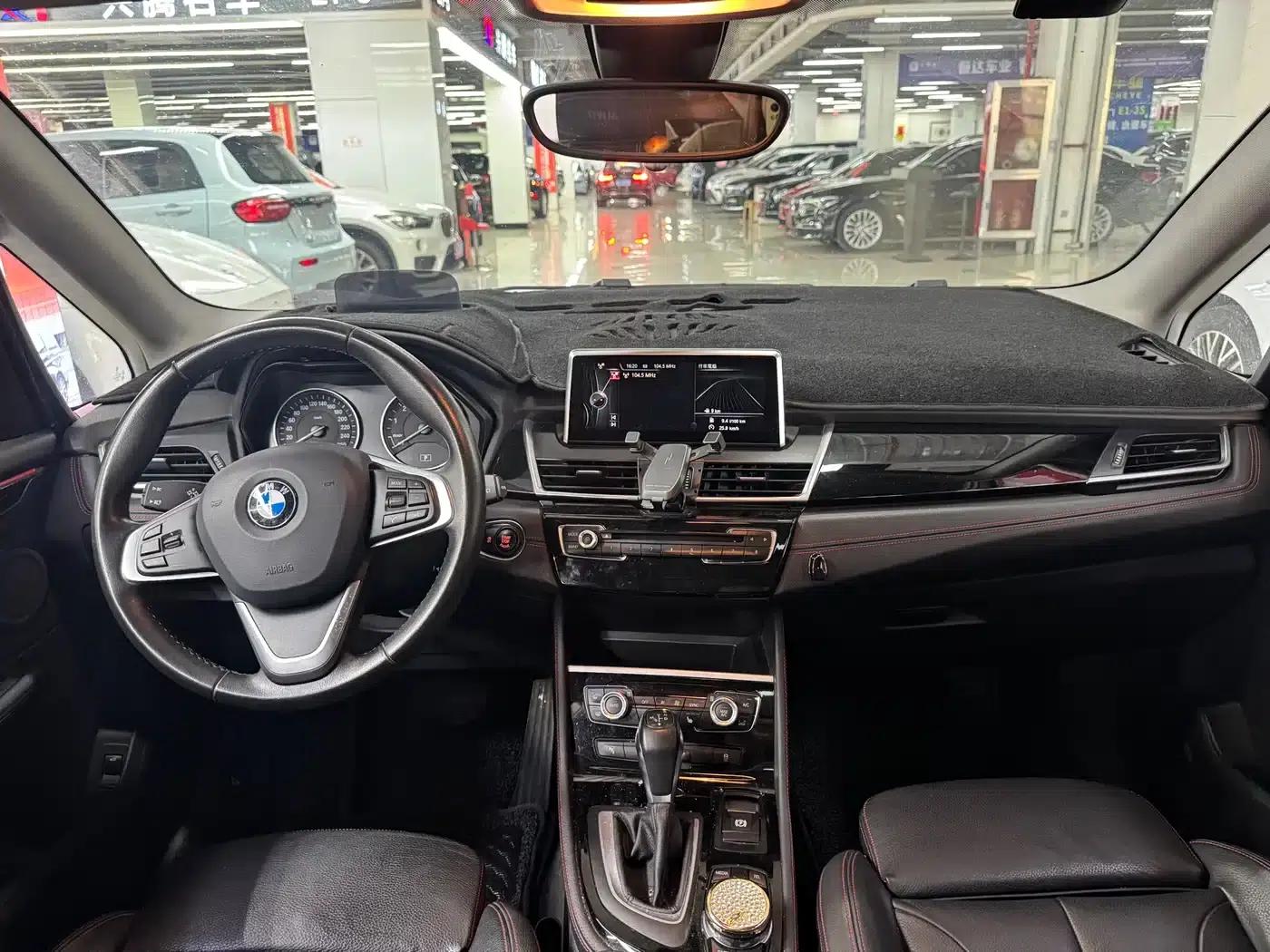 2016 BMW 2 Series Gran Tourer 218i Sport Design Package — миниатюра 7