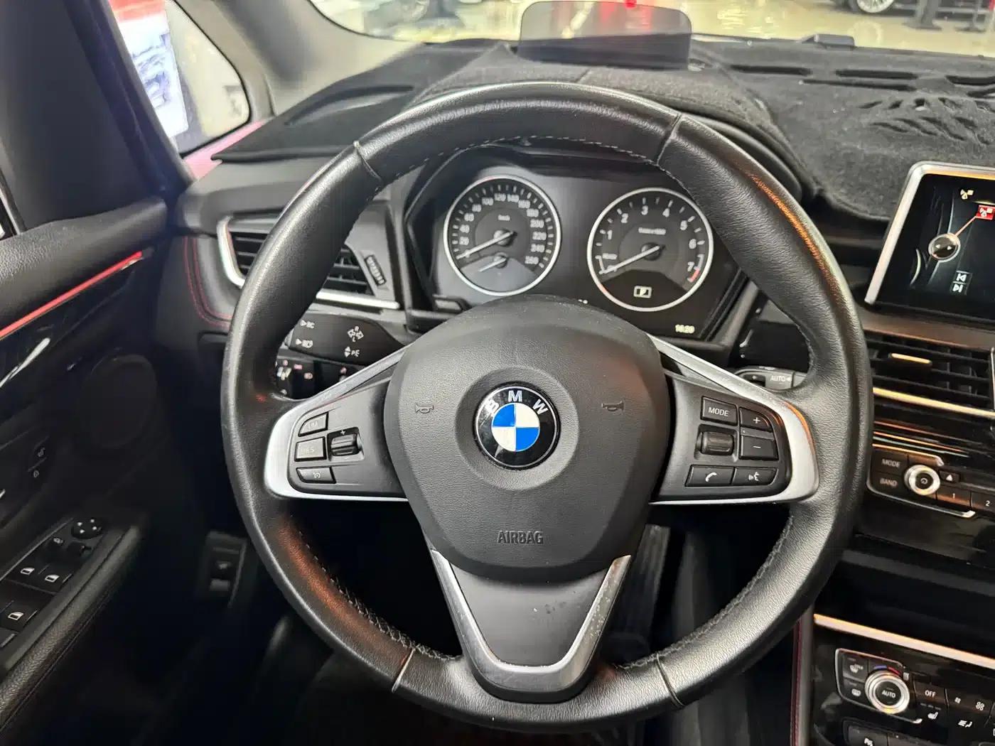 2016 BMW 2 Series Gran Tourer 218i Sport Design Package — миниатюра 8