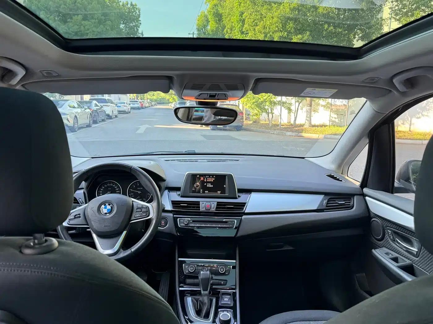 2016 BMW 2 Series Gran Tourer 218i Leading Edition — миниатюра 9