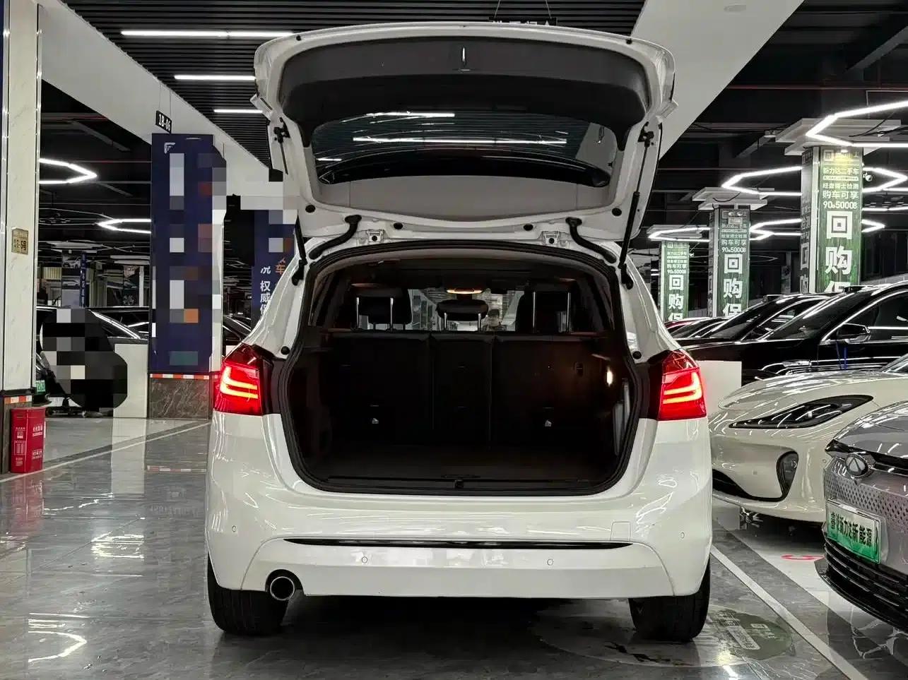 2016 BMW 2 Series Gran Tourer 218i Sport Design Package — миниатюра 5