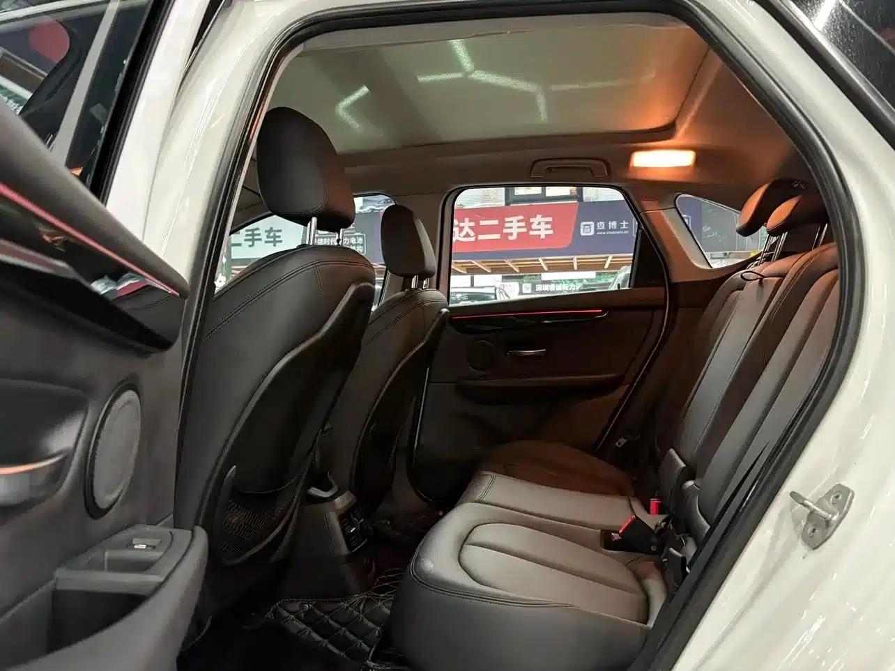 2016 BMW 2 Series Gran Tourer 218i Sport Design Package — миниатюра 8