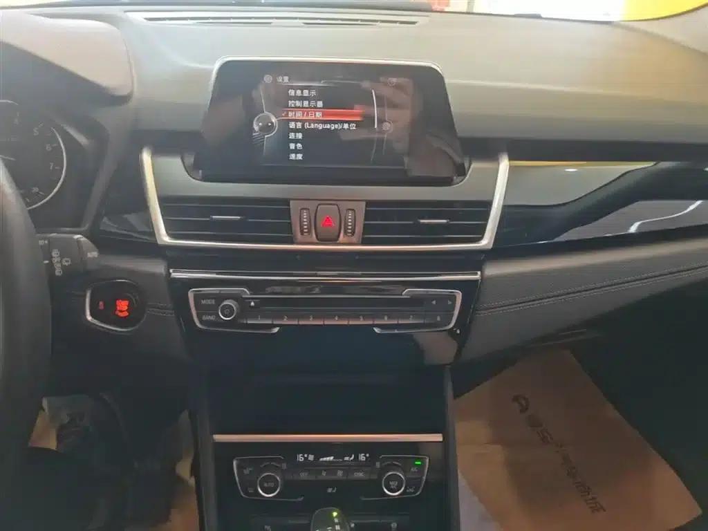 2016 BMW 2 Series Gran Tourer 218i Sport Design Package — миниатюра 13