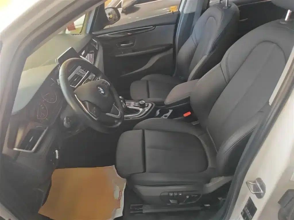 2016 BMW 2 Series Gran Tourer 218i Sport Design Package — миниатюра 15