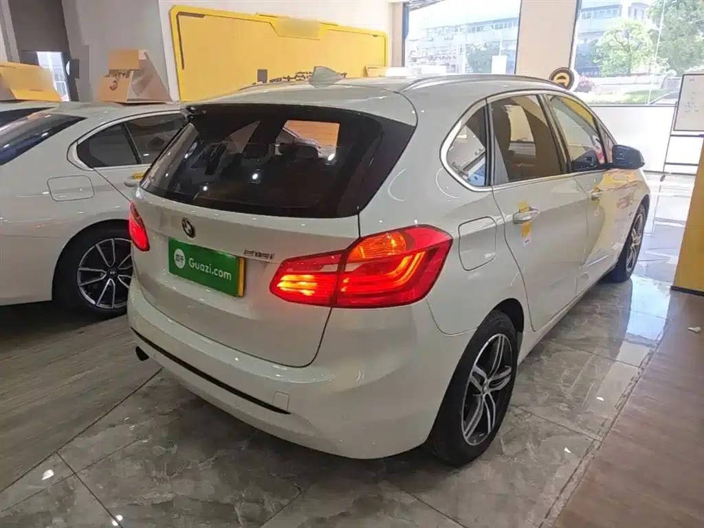 2016 BMW 2 Series Gran Tourer 218i Sport Design Package — миниатюра 7
