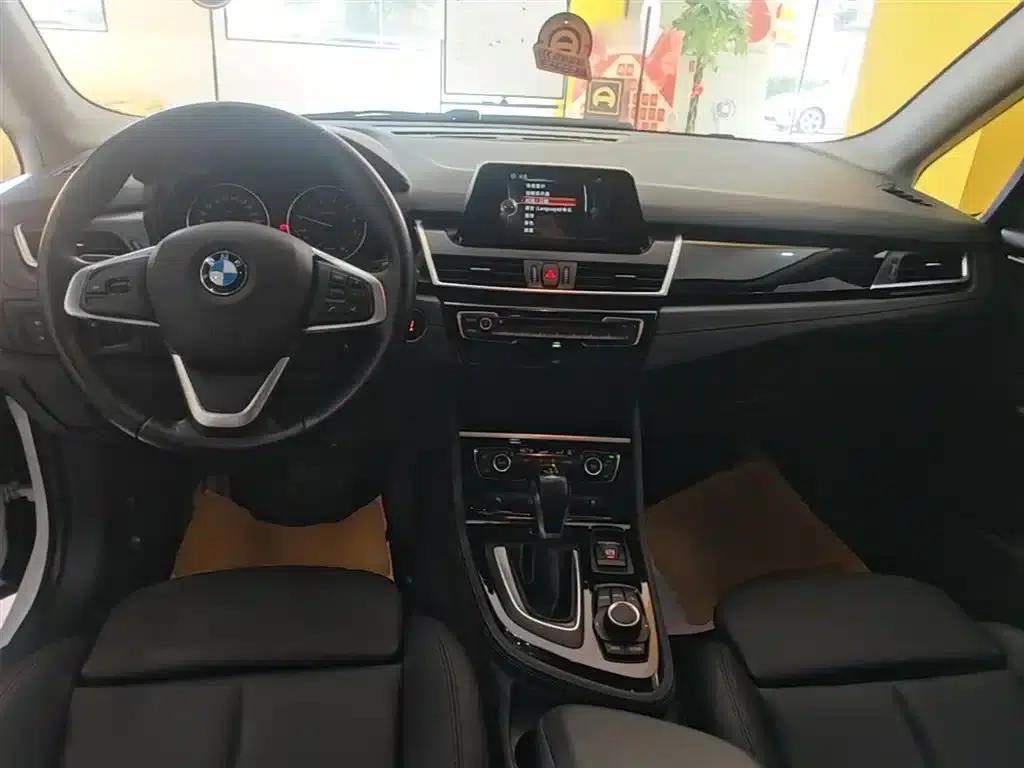2016 BMW 2 Series Gran Tourer 218i Sport Design Package — миниатюра 10