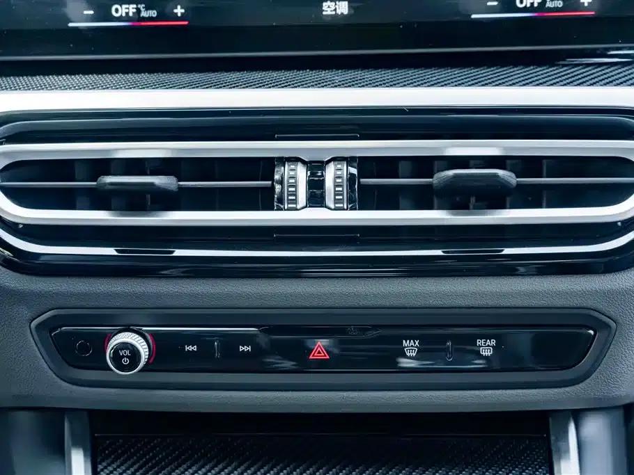 2023 BMW M2 — миниатюра 13