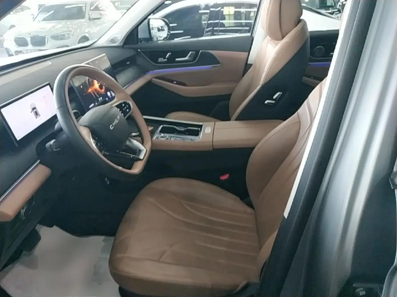 Chery Tiggo 8 L 2024 2.0T Two-Wheel Drive Prestige Version 5 Seats — миниатюра 18