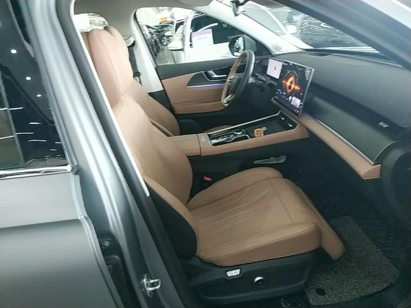 Chery Tiggo 8 L 2024 2.0T Two-Wheel Drive Prestige Version 5 Seats — миниатюра 23