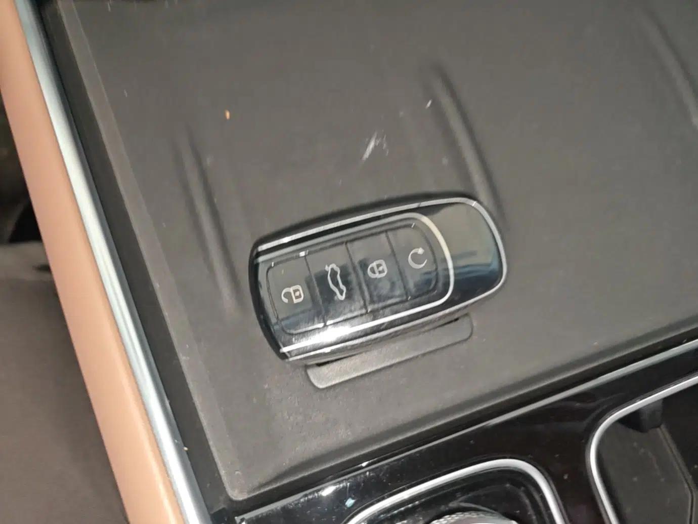 Chery Tiggo 8 L 2024 2.0T Two-Wheel Drive Prestige Version 5 Seats — миниатюра 12
