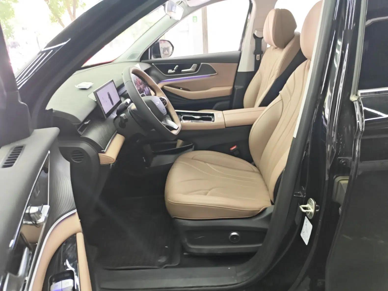 Chery Tiggo 8 L 2024 2.0T Two-Wheel Drive Prestige Version 5 Seats — миниатюра 18