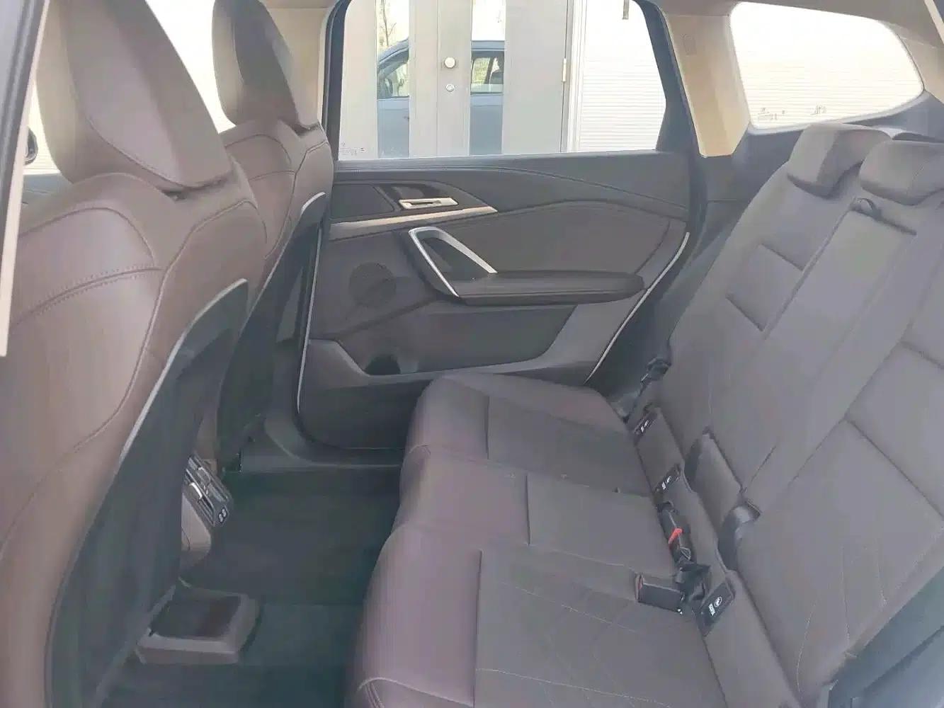 BMW iX1 2025 eDrive25L M Sport Package — миниатюра 12
