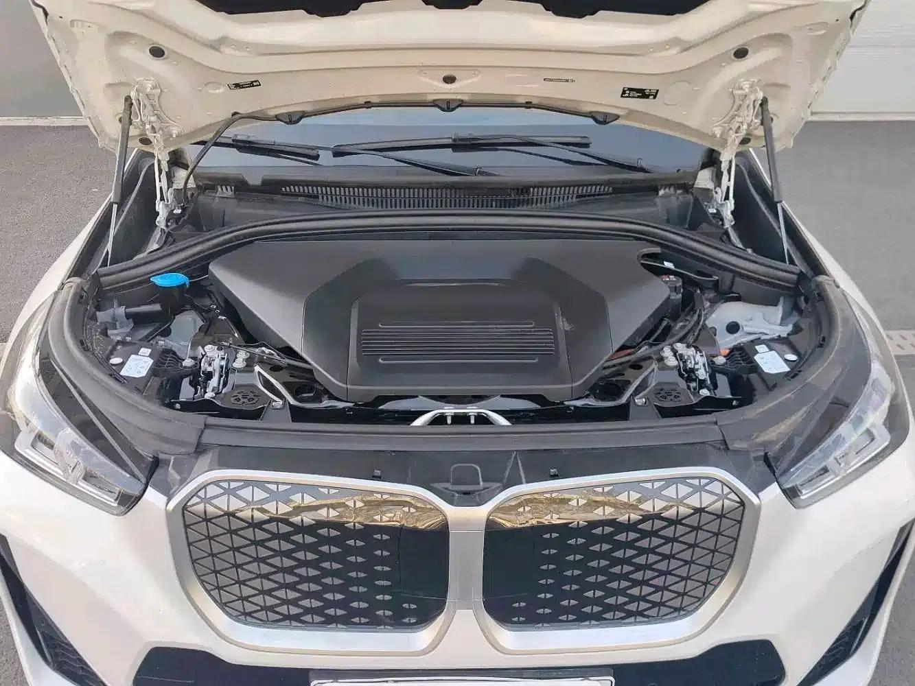 BMW iX1 2025 eDrive25L M Sport Package — миниатюра 13