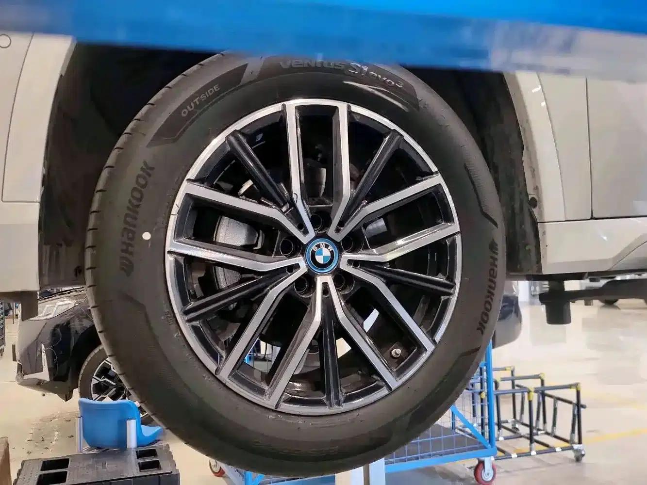 BMW iX1 2025 eDrive25L M Sport Package — миниатюра 15