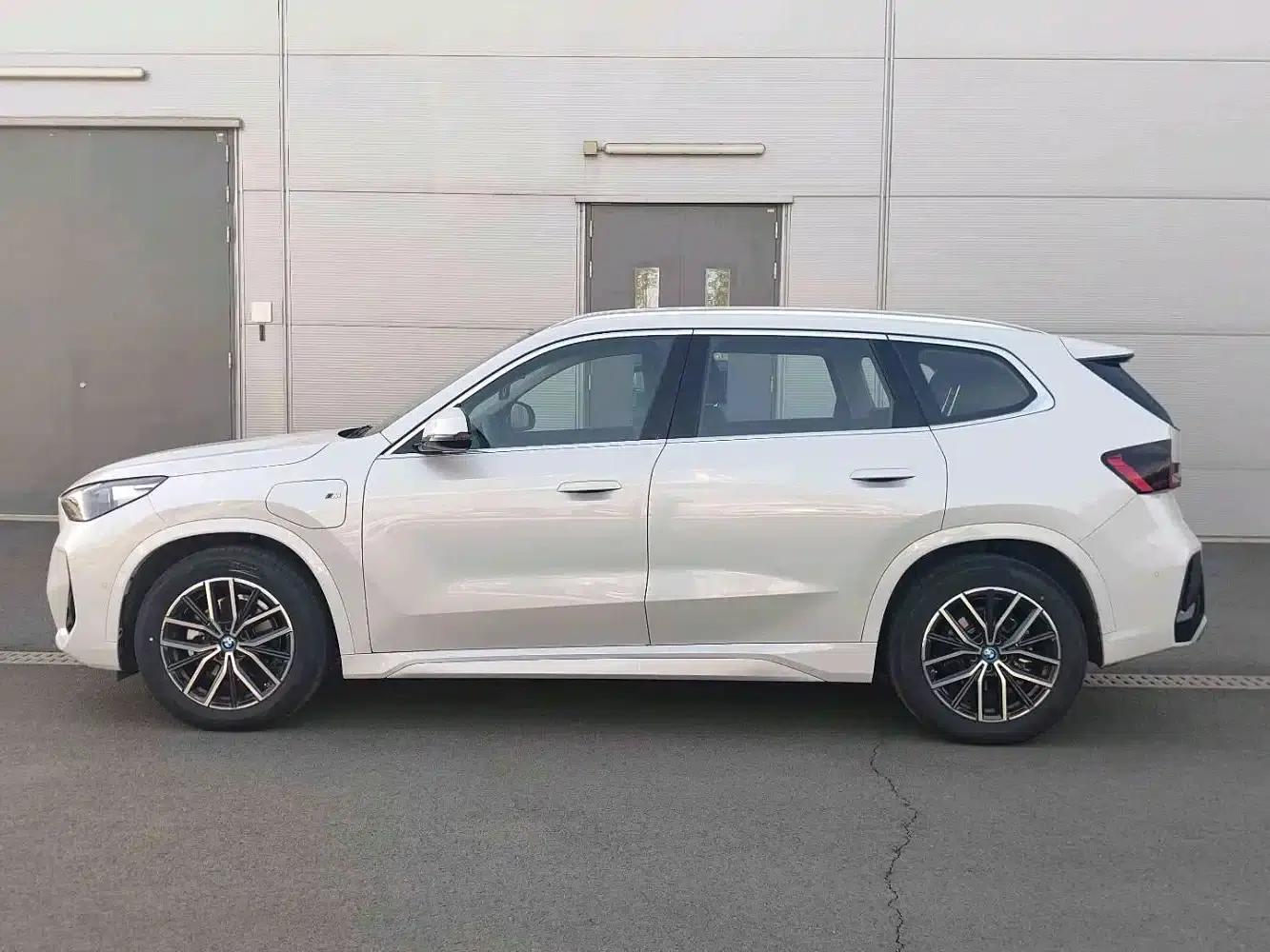BMW iX1 2025 eDrive25L M Sport Package — миниатюра 4