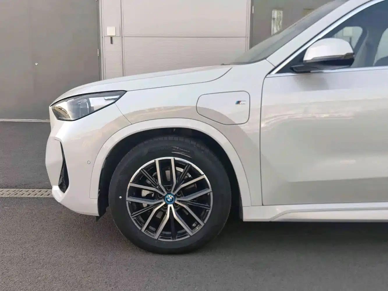 BMW iX1 2025 eDrive25L M Sport Package — миниатюра 6