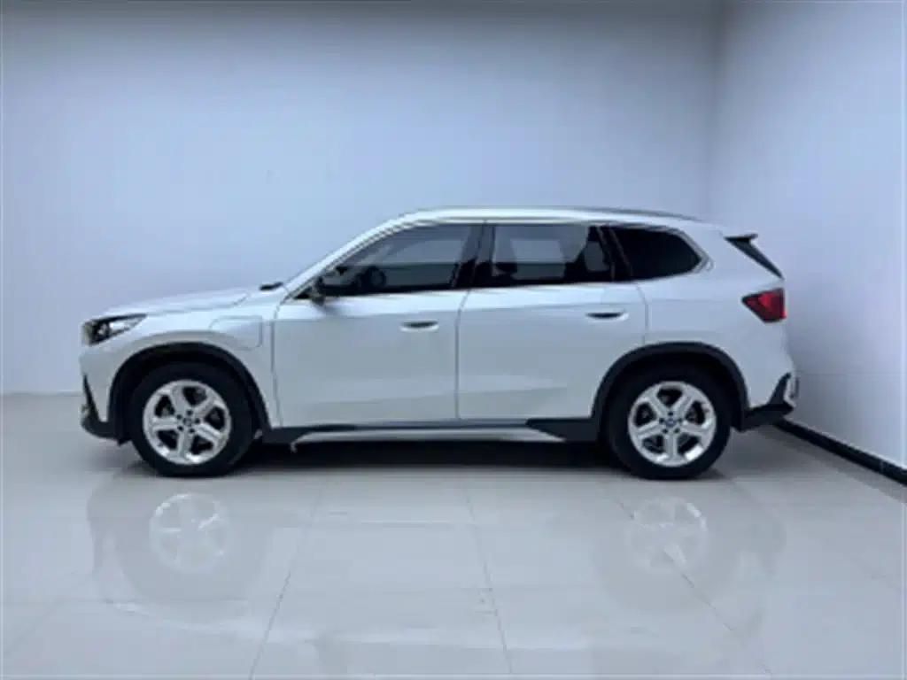 BMW iX1 2025 eDrive25L X Design Package — миниатюра 5