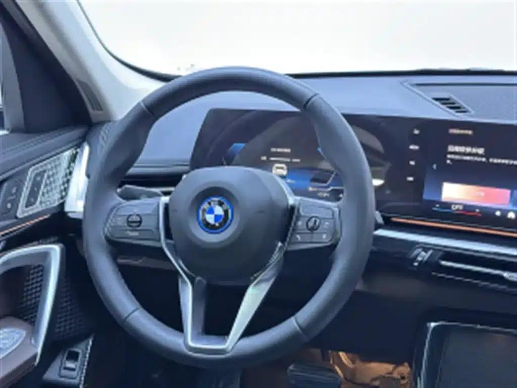 BMW iX1 2025 eDrive25L X Design Package — миниатюра 8