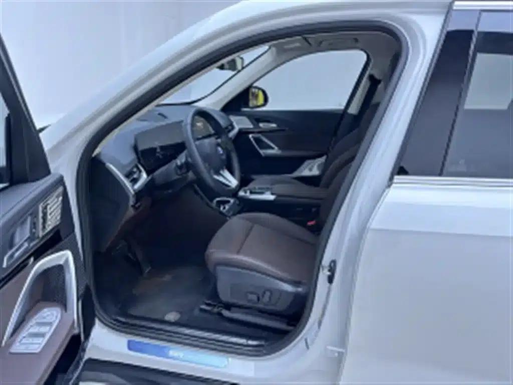BMW iX1 2025 eDrive25L X Design Package — миниатюра 9