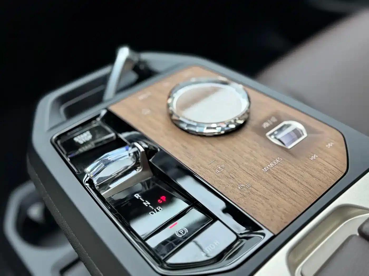 BMW iX 2023 Facelift xDrive40 — миниатюра 10