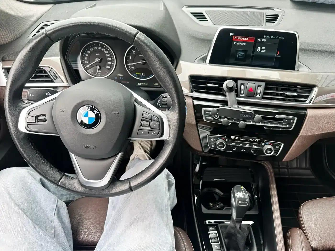 BMW X1 PHEV 2018 xDrive25Le Luxury — миниатюра 15