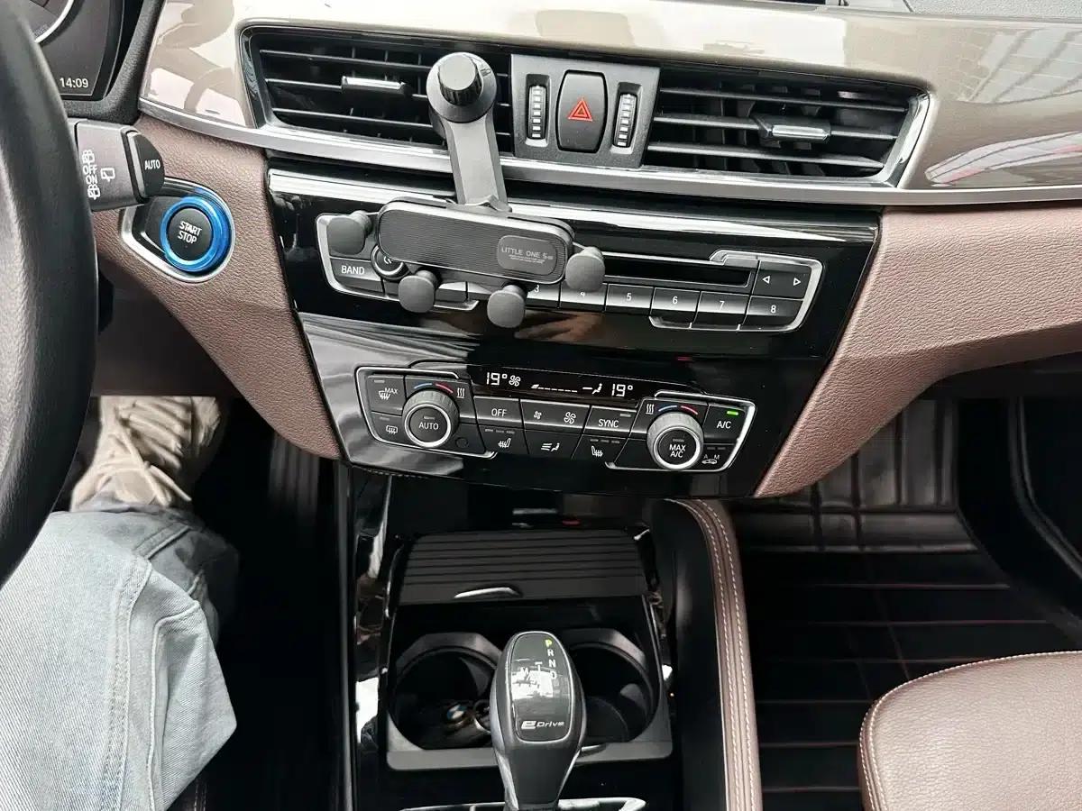 BMW X1 PHEV 2018 xDrive25Le Luxury — миниатюра 16
