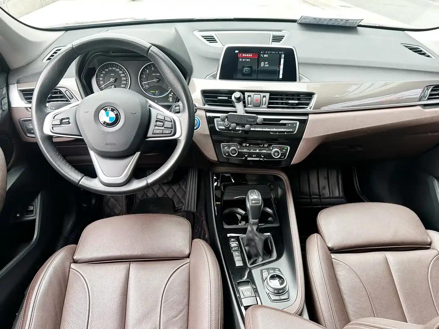 BMW X1 PHEV 2018 xDrive25Le Luxury — миниатюра 17