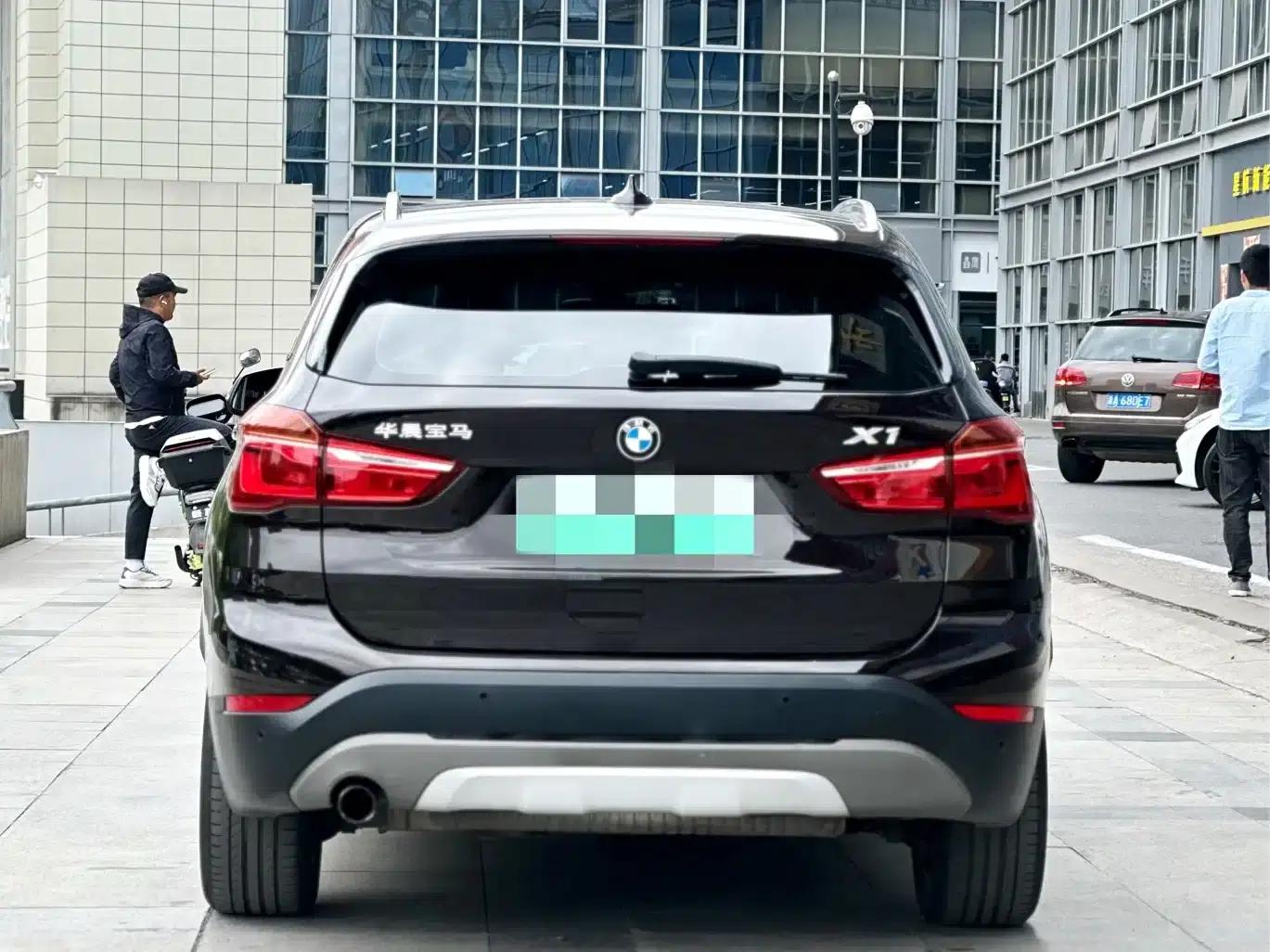 BMW X1 PHEV 2018 xDrive25Le Luxury — миниатюра 5