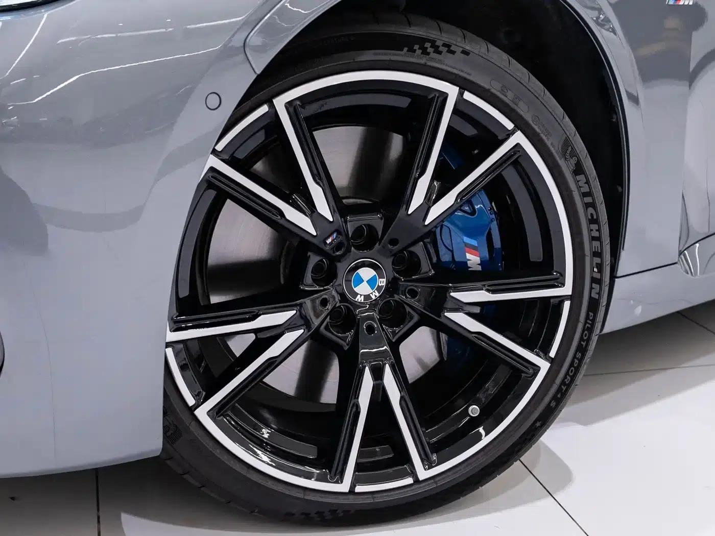 2026 BMW M240i xDrive — миниатюра 6