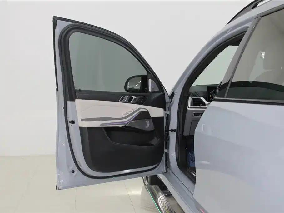 2023 BMW X7 M60i xDrive M60i — миниатюра 6