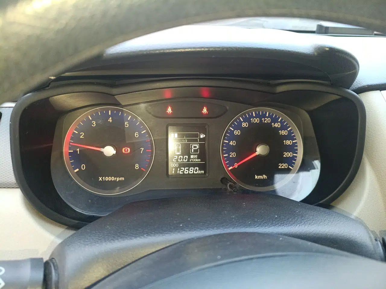 Venucia R50 2015 1.6L Automatic Luxury Edition — миниатюра 12