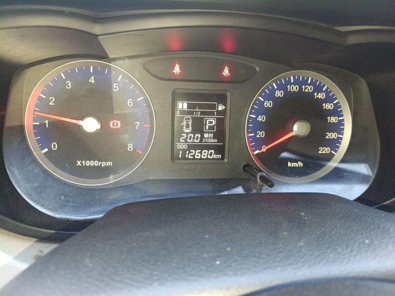 Venucia R50 2015 1.6L Automatic Luxury Edition — миниатюра 13
