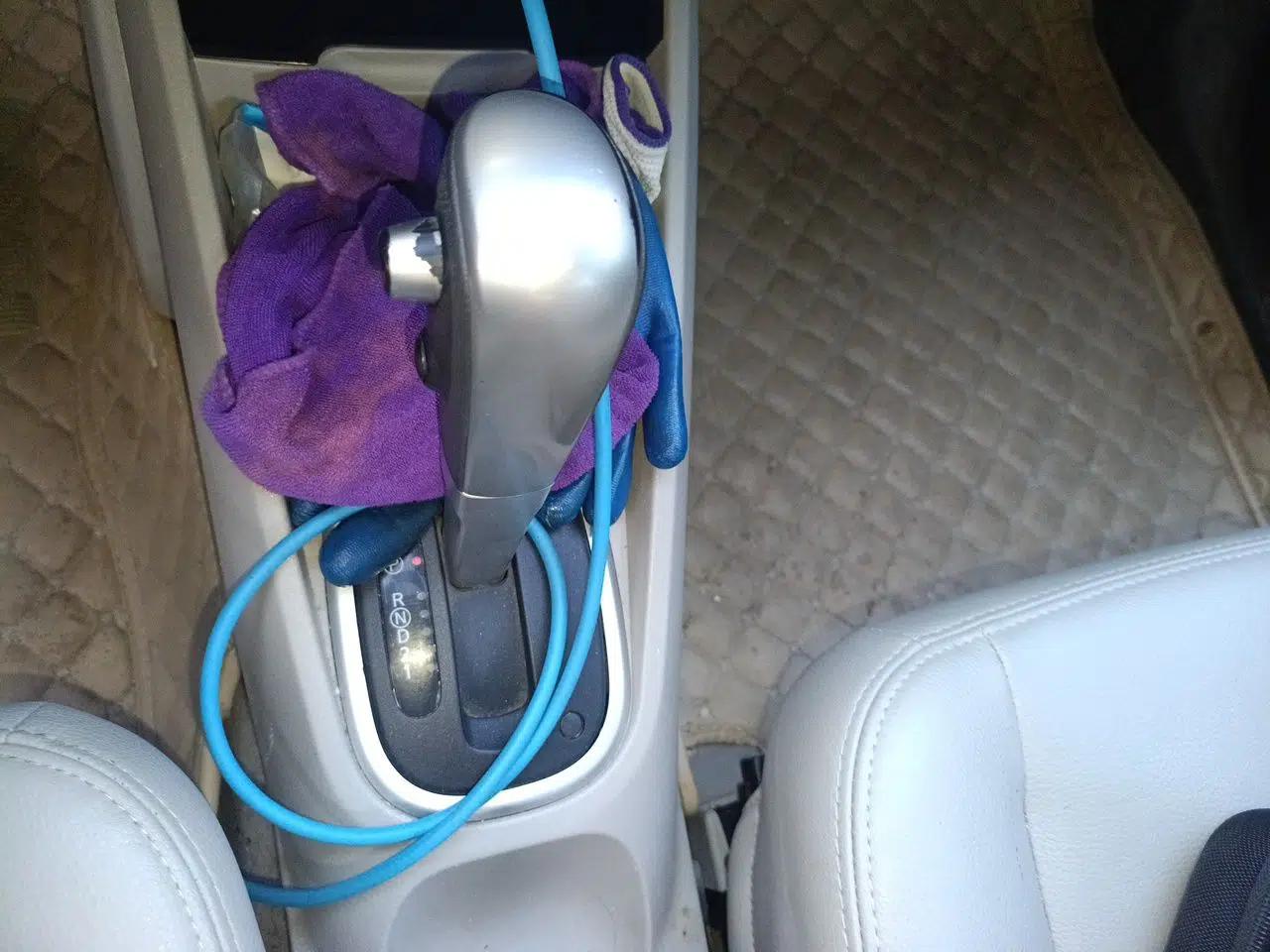 Venucia R50 2015 1.6L Automatic Luxury Edition — миниатюра 15