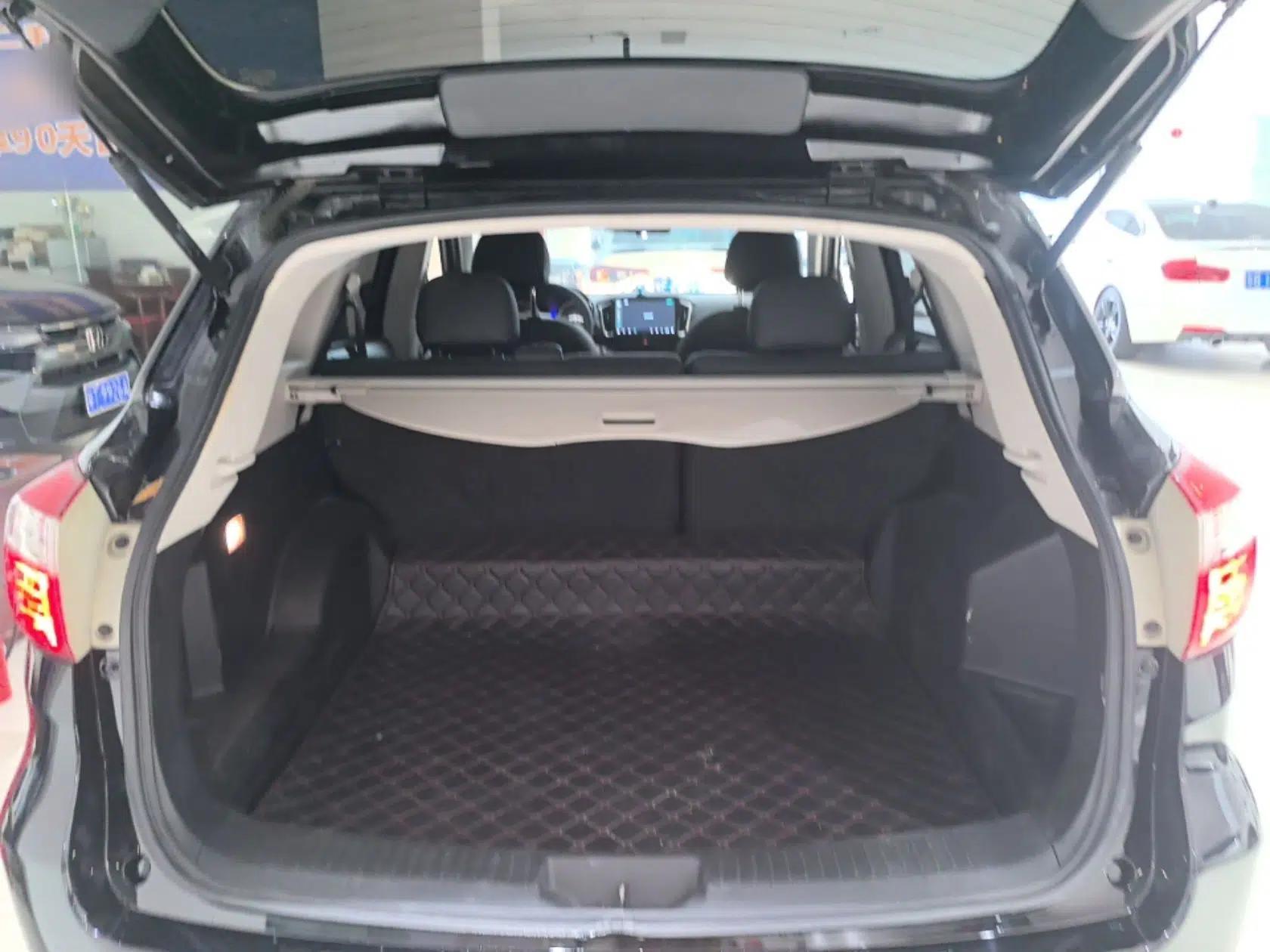 Venucia T70 2015 2.0L CVT Smart Choice Edition — миниатюра 21