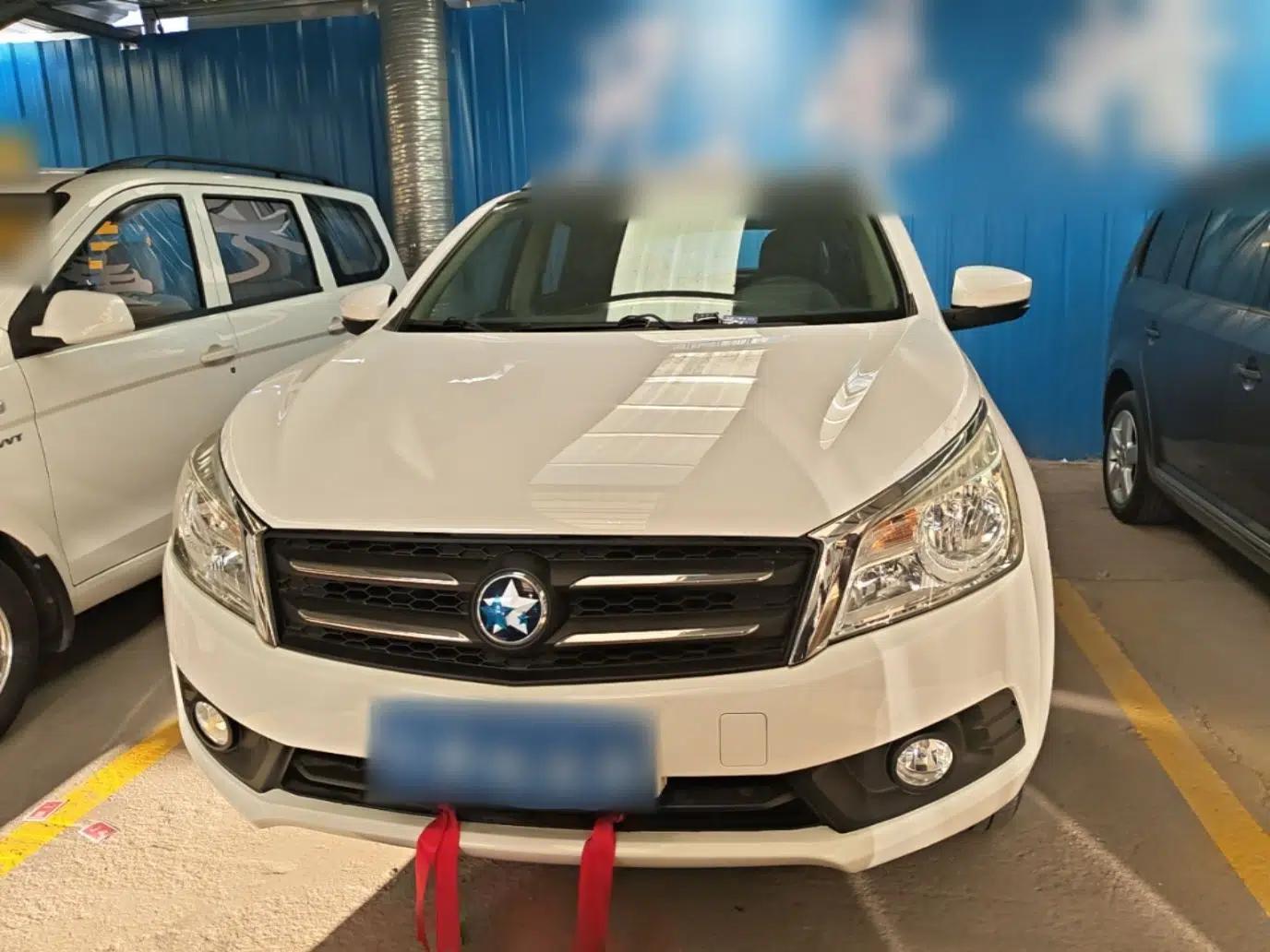 Venucia T70 2015 2.0L CVT Smart Choice Edition — миниатюра 2