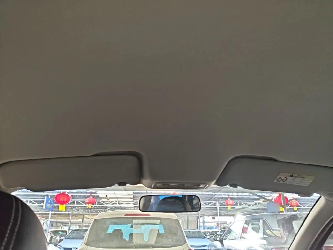 Venucia T70 2015 2.0L CVT Smart Choice Edition — миниатюра 20
