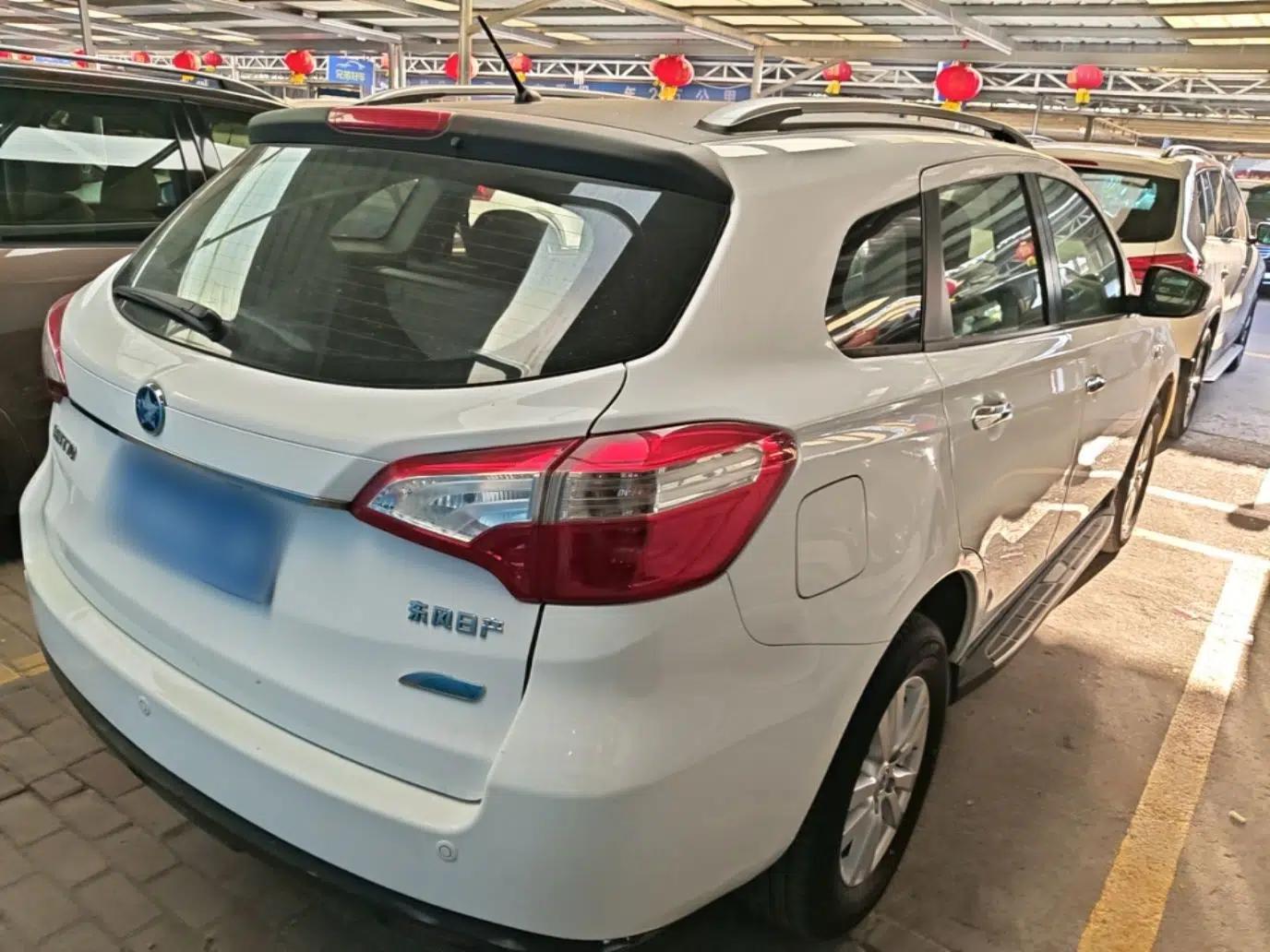 Venucia T70 2015 2.0L CVT Smart Choice Edition — миниатюра 4