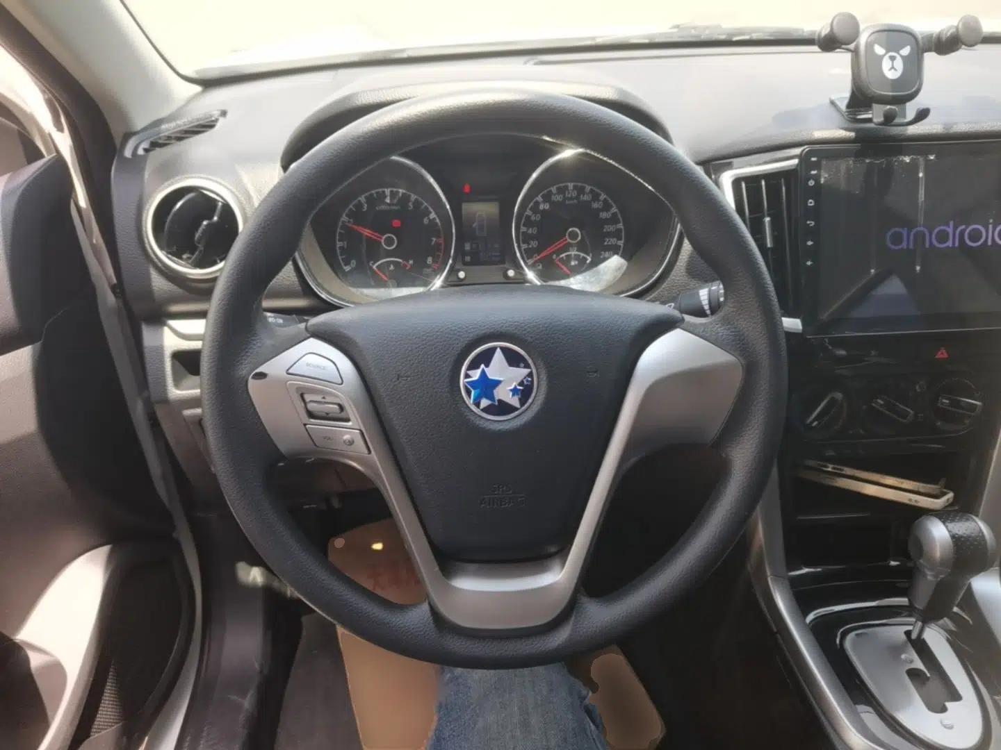 Venucia T70 2016 2.0L CVT Smart Choice Edition — миниатюра 13