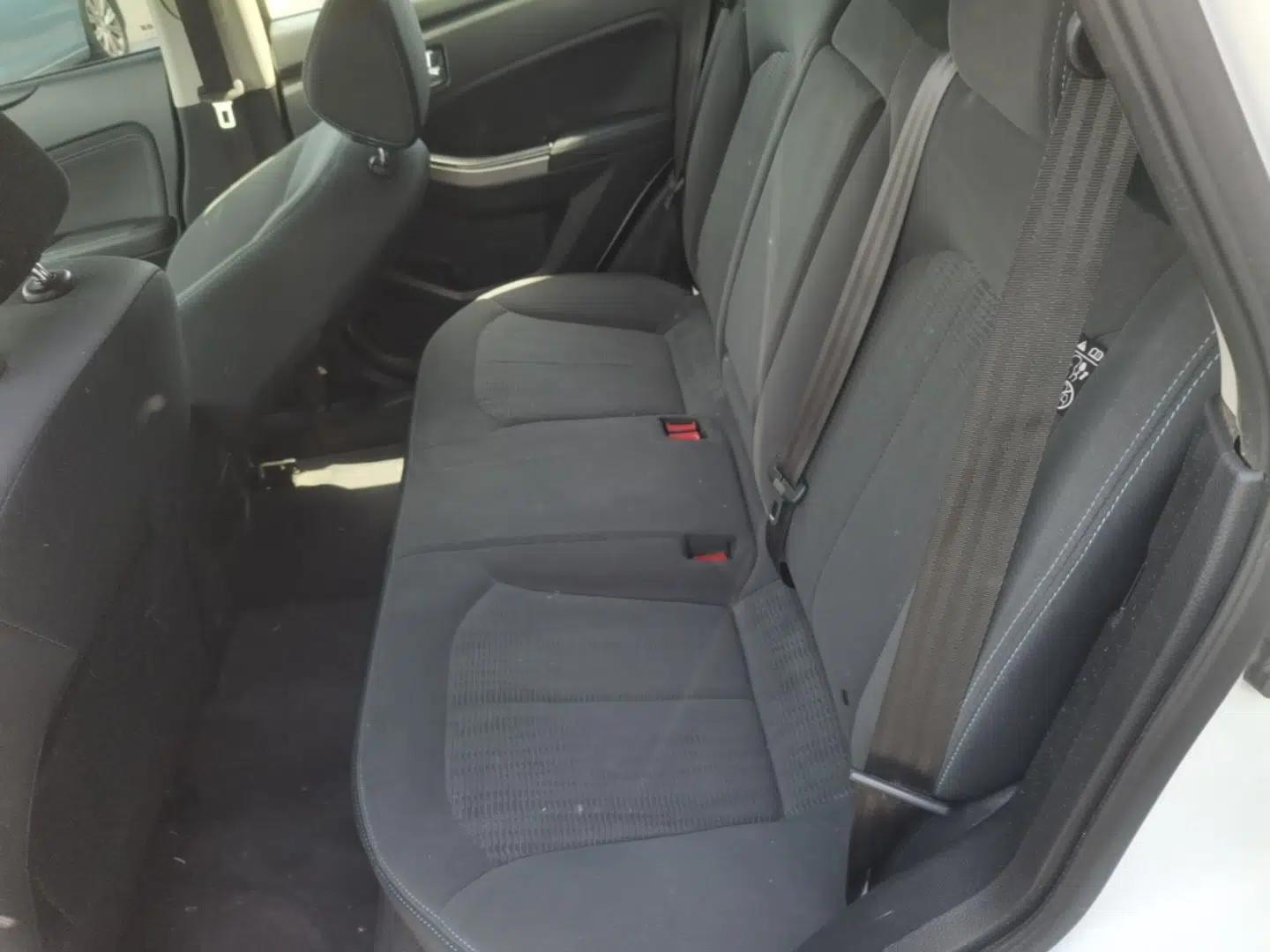 Venucia T70 2016 2.0L CVT Smart Choice Edition — миниатюра 19