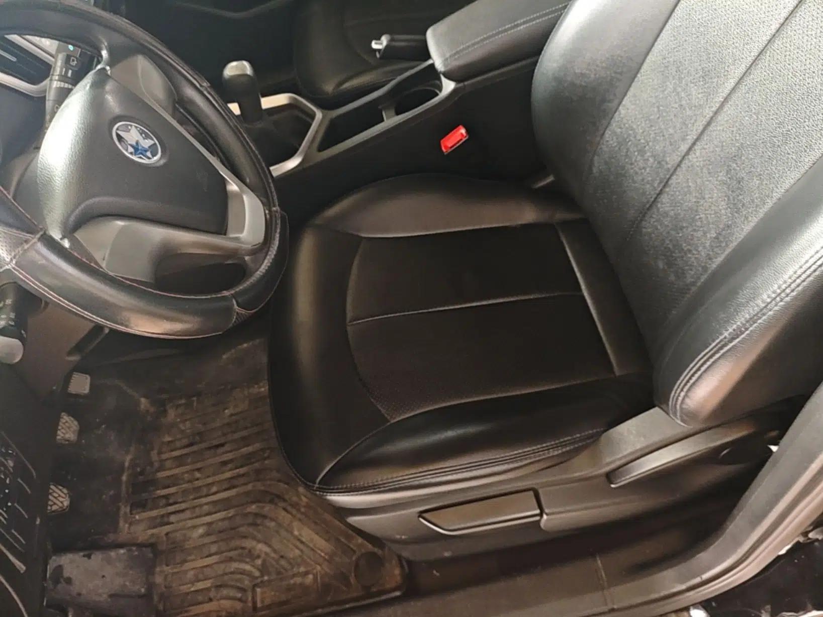 Venucia T70 2016 1.6L Manual Ruixing Edition — миниатюра 17