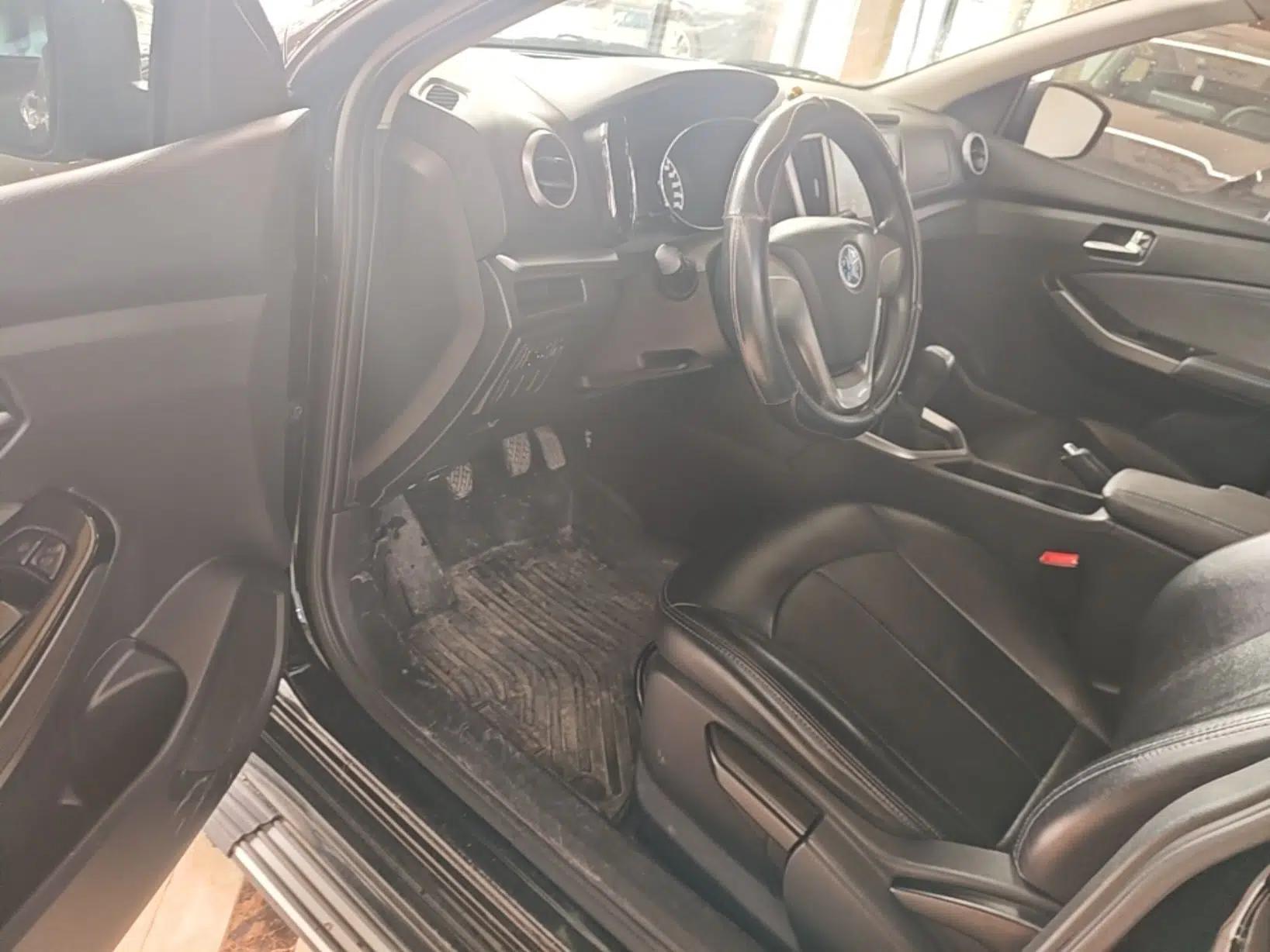 Venucia T70 2016 1.6L Manual Ruixing Edition — миниатюра 18